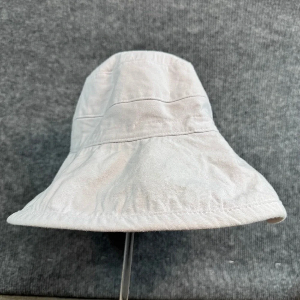 Wallaroo Reversible Bucket Hat White Red Hibiscus Floral Sun Hat Wide Brim